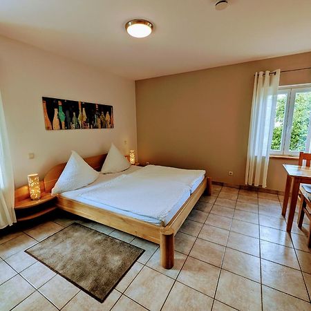 Weingut Weich Otel Riol Dış mekan fotoğraf