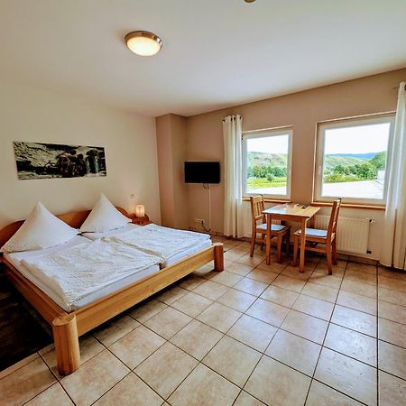 Weingut Weich Otel Riol Dış mekan fotoğraf