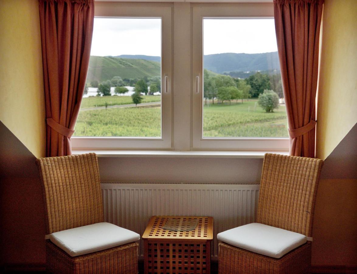 Weingut Weich Otel Riol Dış mekan fotoğraf