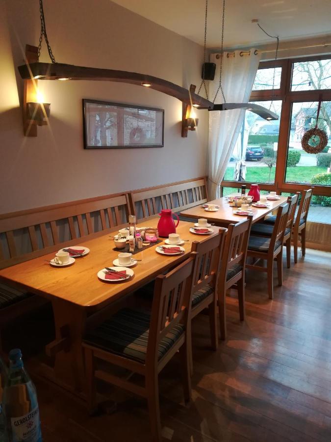 Weingut Weich Otel Riol Dış mekan fotoğraf