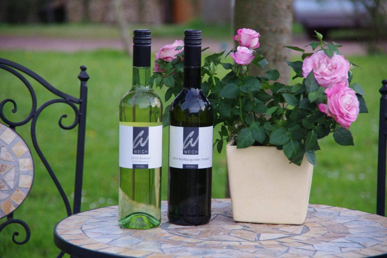 Weingut Weich Otel Riol Dış mekan fotoğraf